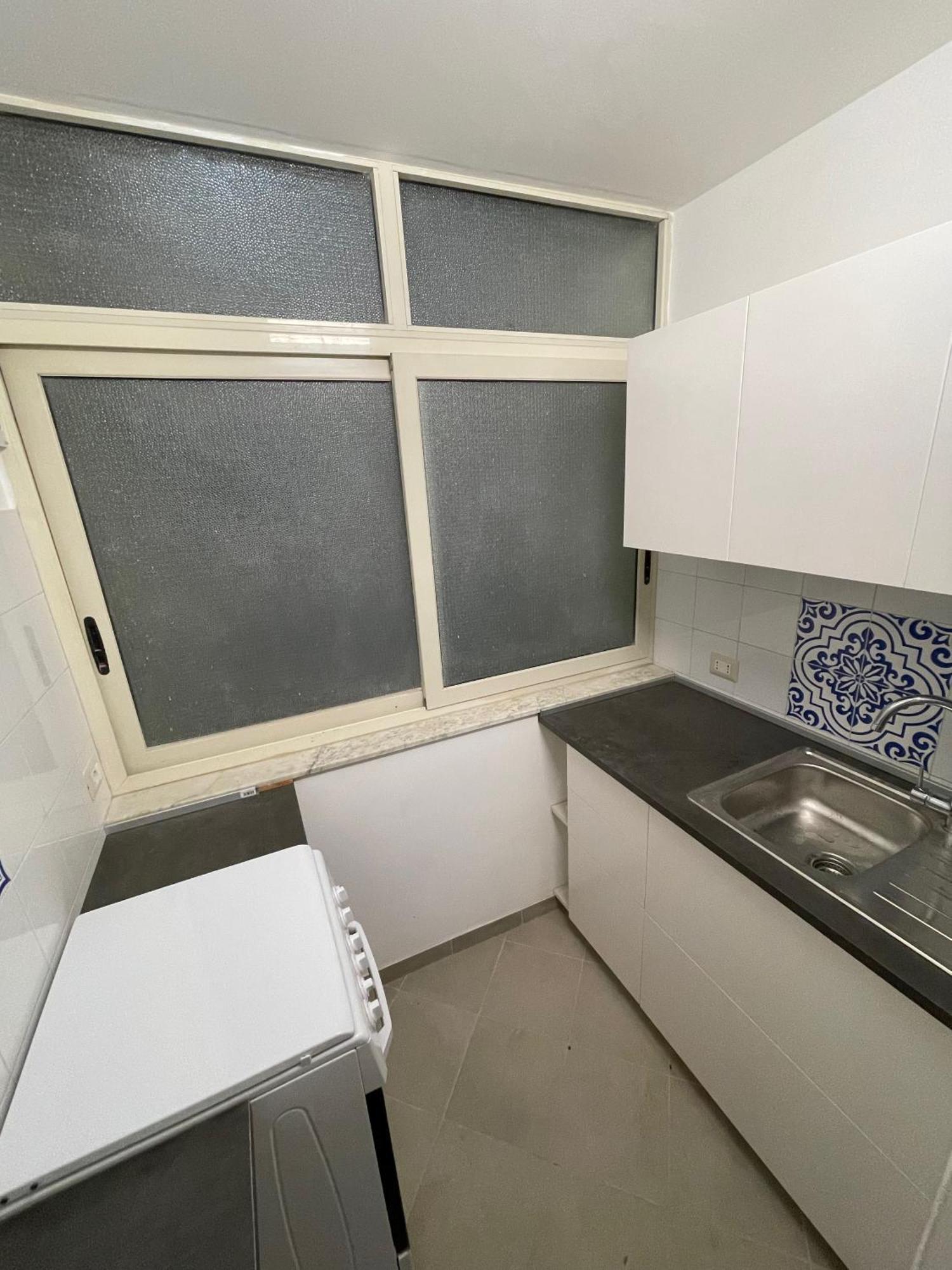 Appartement Lorenzo's House Centre - Comfortable Large With 2 Bedrooms And 2 Baths, Close To Trains, Metro And Bus Station *