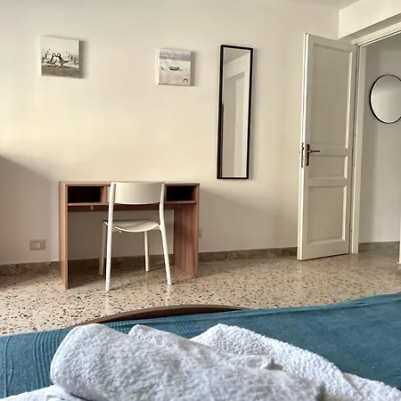 Lorenzo'S House Catania City Centre - Comfortable Large Apartment With 2 Bedrooms And 2 Baths, Close To Trains, Metro And Bus Station Esterno foto