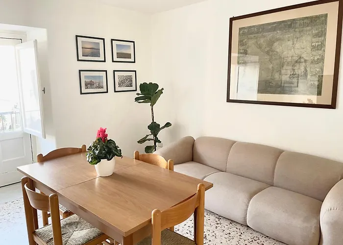 Lorenzo\'S House Catania City Centre - Comfortable Large Apartment With 2 Bedrooms And 2 Baths, Close To Trains, Metro And Bus Station