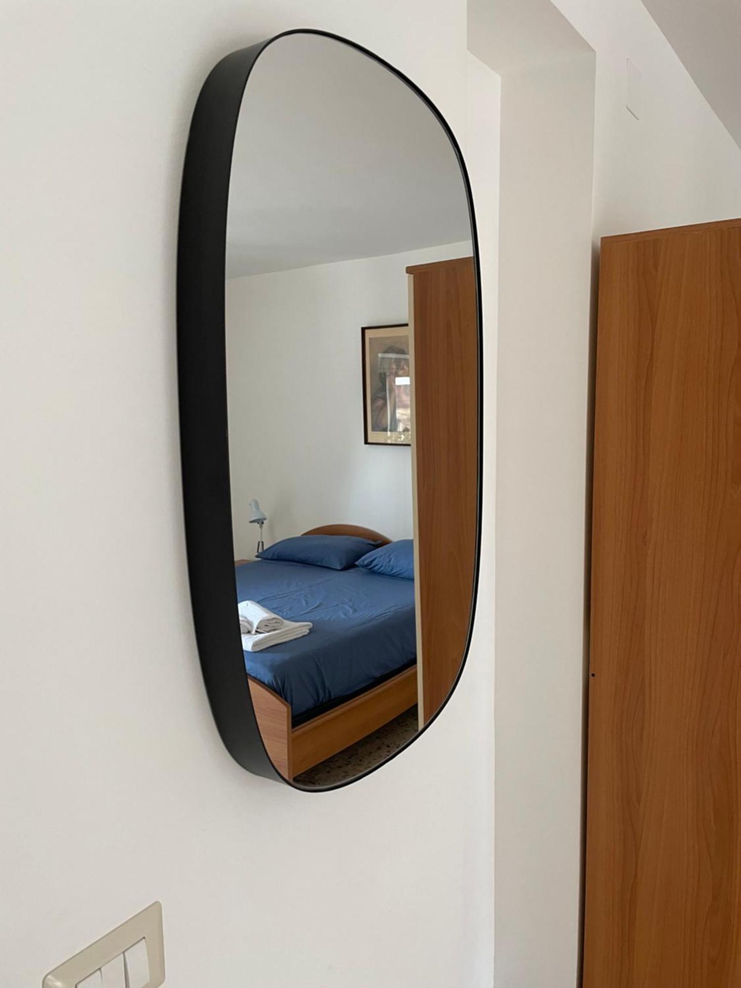 Lorenzo's House Centre - Comfortable Large With 2 Bedrooms And 2 Baths, Close To Trains, Metro And Bus Station Apartment Catania