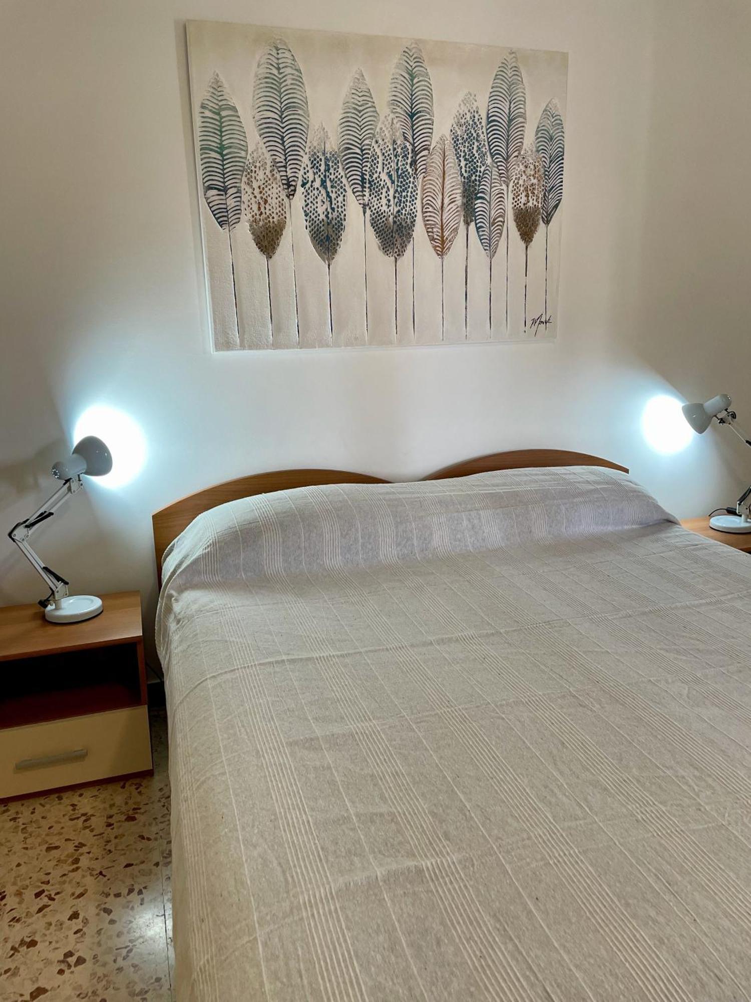 Lorenzo's House Centre - Comfortable Large With 2 Bedrooms And 2 Baths, Close To Trains, Metro And Bus Station * Catania